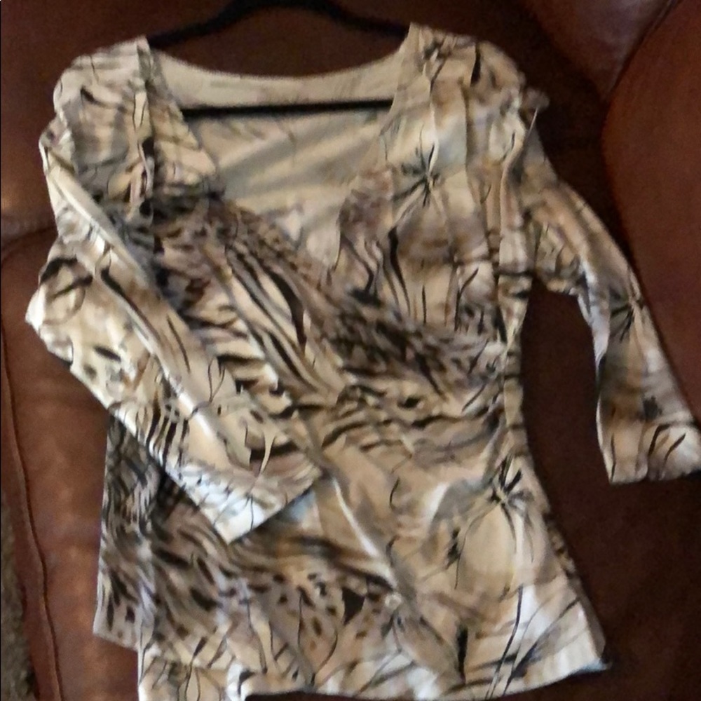 Black and white print top